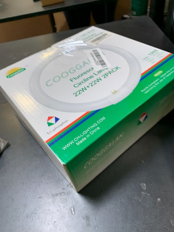 Photo 1 of COOGGALAN 8 inch FC8T9/CW 22W Cool White Circular Fluorescent Light Bulb, Round T9 22 Watt Circline Fluorescent Lamp Bulbs 4100K 1350 Lumens, G10q 4 Pin Base, 2 Pack