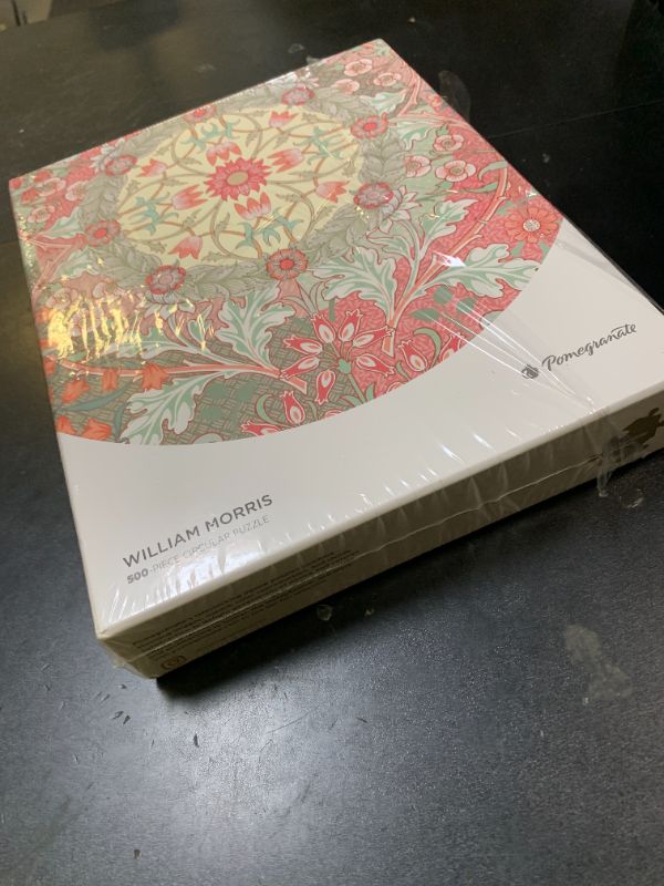 Photo 1 of William Morris 500-Piece Circular Jigsaw Puzzle
