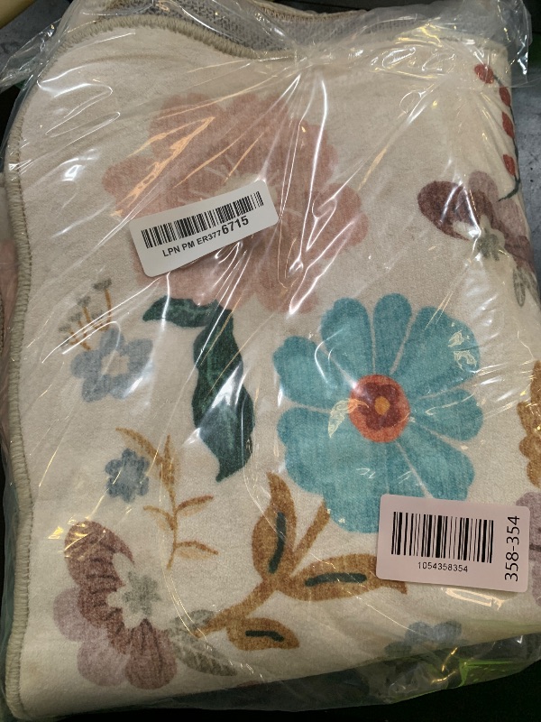 Photo 1 of 2x6 Washable Hallway Runner Rug: Floral Kitchen Rugs with Non-Slip Backing Vintage Low Pile Entryway Carpet for Living Room Bedroom Ultra Soft Water Resisitant Floor Mat for Bathroom Laudry(2x6,Cream)