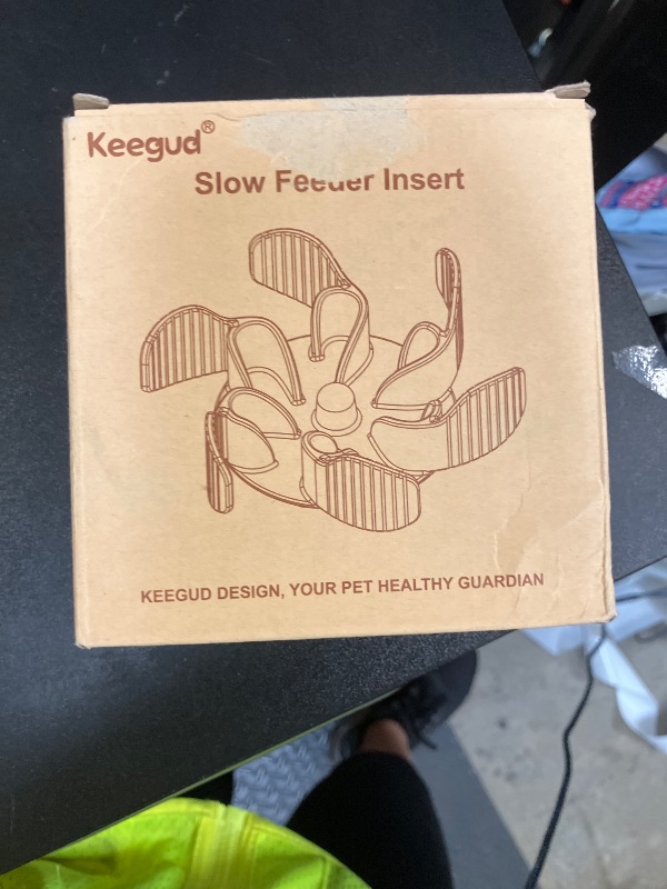 Photo 1 of Keegud Slow Eating Feeder Insert [22 Big Octopus Suction Cups] Super Firm [Cuttable] for Large Breed and Medium Size Dog Compatible with Regular and Elevated Bowls (Flower)