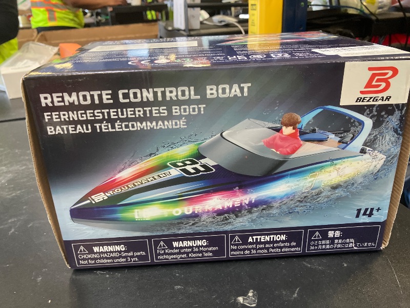 Photo 1 of BEZGAR Remote Control Boat, 2 Packs 10 inch Fast Speed RC Boat 15 KPH for Pools & Salt Water, Summer Toys for Adults and Ideal Gifts for Kids Boys Age 6 7 8-12 Years Old - HJ821