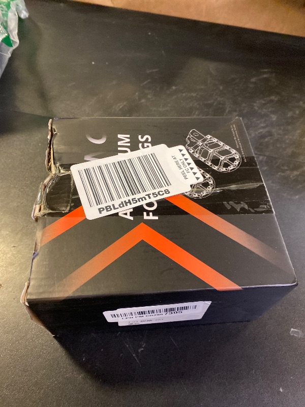 Photo 1 of CHANGCHENG Dirt Bike Foot Pegs Motorcycle Footpegs Foot Pedals Rests CNC for Sur Ron Light Bee S/X Segway X260 X160 Talaria Sting MX3 MX4 Talaria XXX Taparia Black