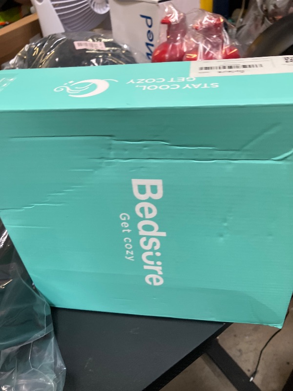 Photo 1 of Bedsure Cooling Sheets Queen Size, Cooling Bed Sheets for Hot Sleepers, Chill Cool Sheet, Deep Pocket Up to 18 Inches, Soft & Breathable Queen Sheet Set, 4 Pieces, Blue