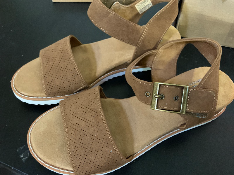 Photo 1 of  Sandals Size 7.5