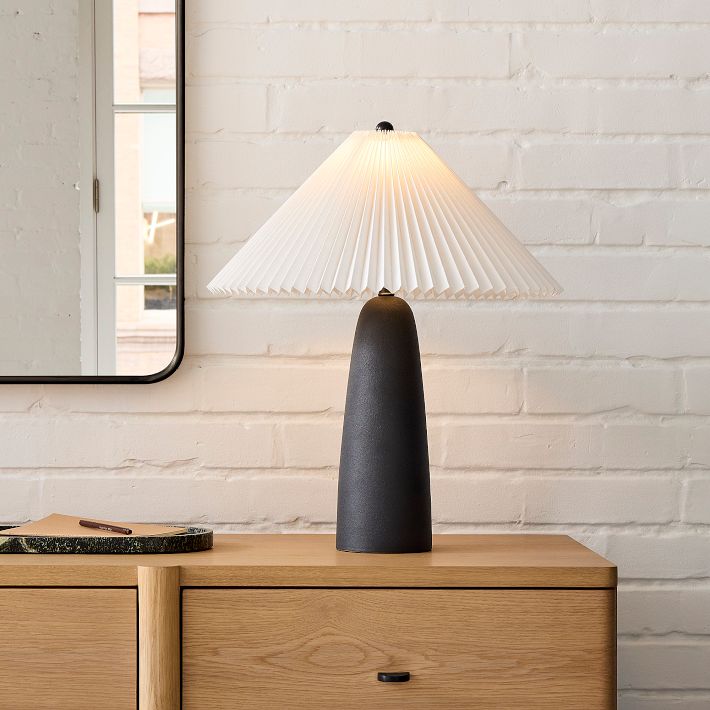 Photo 1 of LOUIS TABLE LAMP
