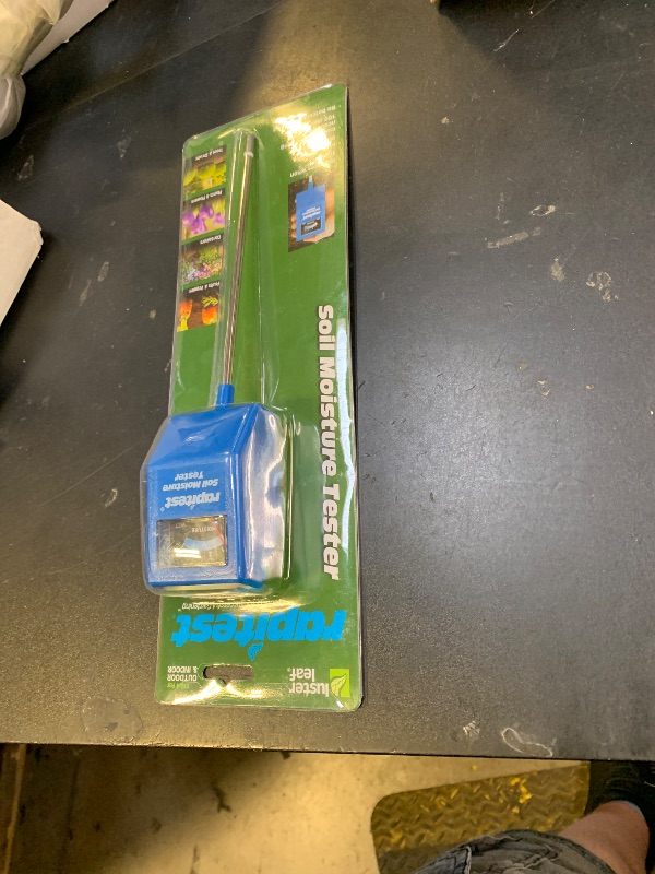 Photo 1 of Luster Leaf 1810 Rapitest Mini Moisture Tester