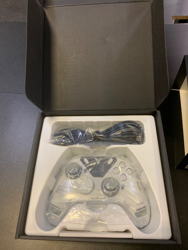 Photo 1 of FLYDIGI APEX 4 Wireless PC Controller Forceflex Joystick Forceadapt Trigger 1000Hz Report Rate Full-Color LCD Display 1500mAh Battery Stereo Vibration PC/Switch/Switch2/TV/Android/Laptop