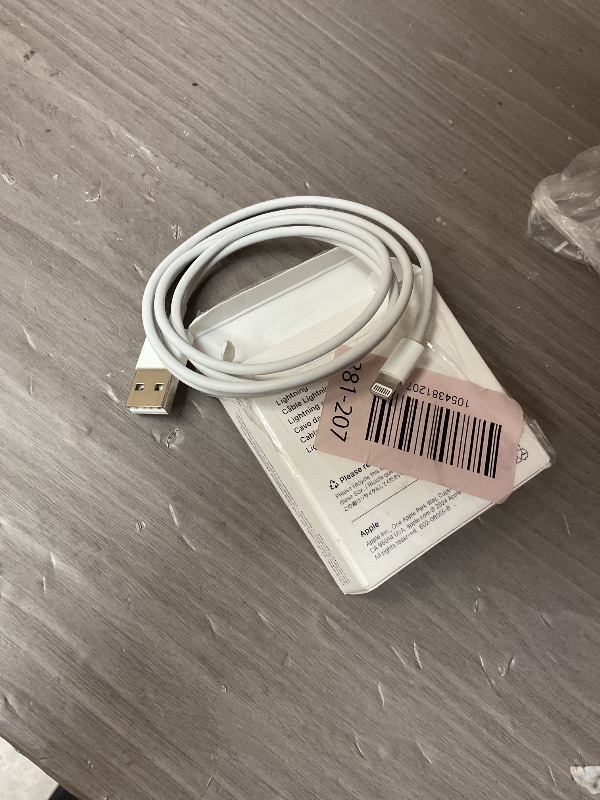 Photo 1 of Apple Lightning to USB Cable (1 m) ???????