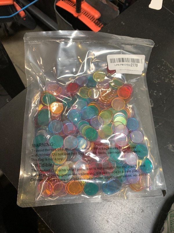 Photo 1 of Sukh 500pcs Bingo Chips for Bingo Games Colored Bingo Markers Chips Loteria Mexican Bingo Fichas De Bingo Plastic Poker Chips Pokeno Board Game Transparent Math Counters Game Pieces for Classroom