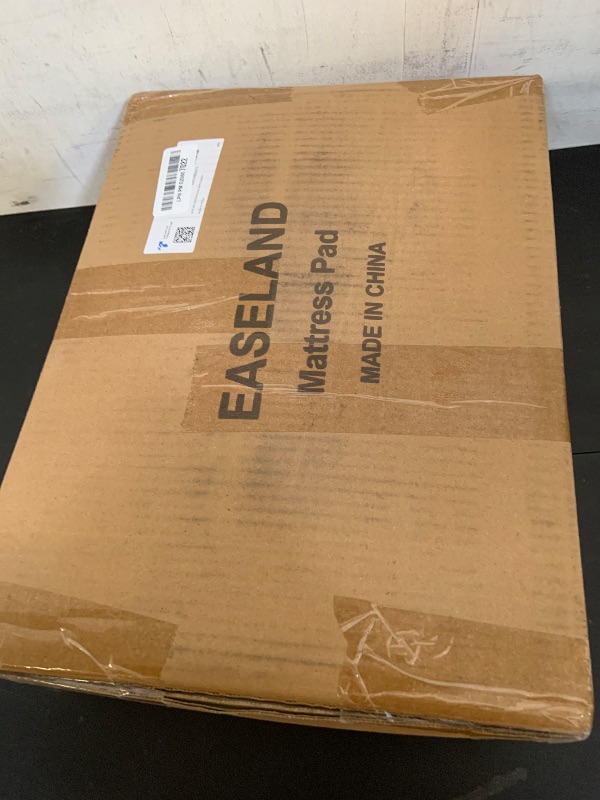 Photo 1 of EASELAND Queen Size Mattress Pad Pillow Top Mattress Cover Quilted Fitted Mattress Protector Cotton Top Stretches up 8-21" Deep Pocket Cooling Mattress Topper (60x80 inch, White)