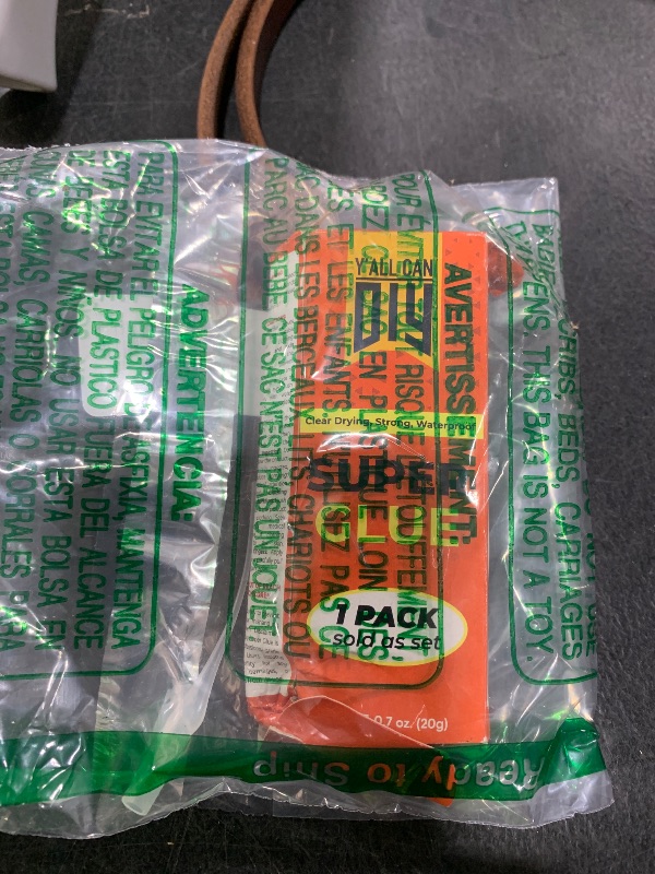 Photo 1 of LPNPMEX9910554
super glue 