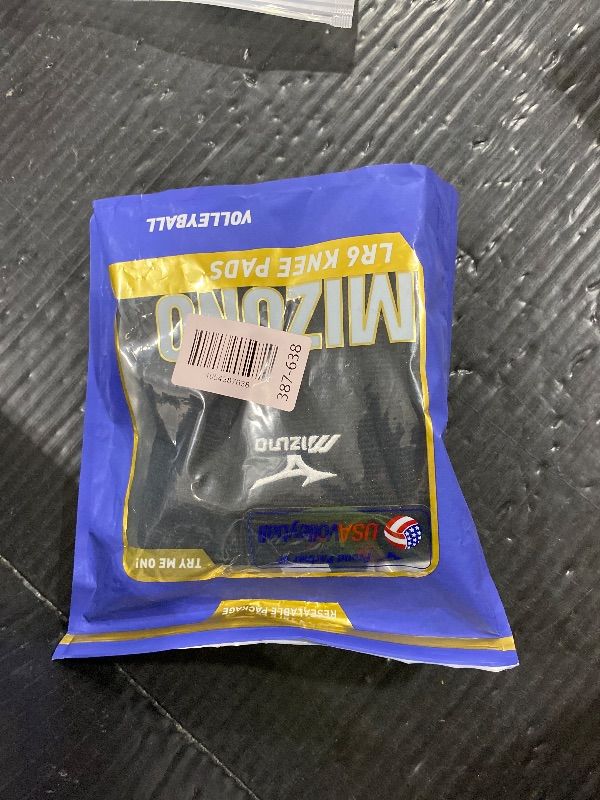Photo 1 of Mizuno LR6 Volleyball Kneepad, Black, Medium