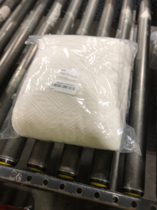 Photo 1 of Cotton Blanket