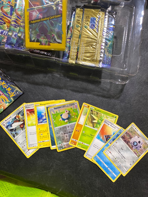 Photo 1 of Pokemon Crown Zenith Shiny Zamazenta Premium Figure Collection