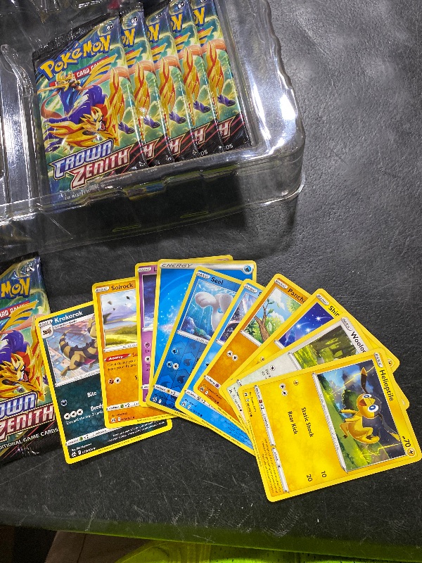 Photo 1 of Pokemon Crown Zenith Shiny Zamazenta Premium Figure Collection