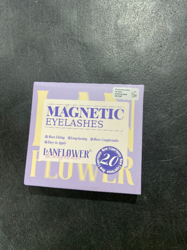 Photo 1 of Magnetic Eyelashes with Applicator Natural Look Magnetic Lashes Reusable False Eyelashes Cat Eye Lashes with Magnets Easy to Use by Lanflower