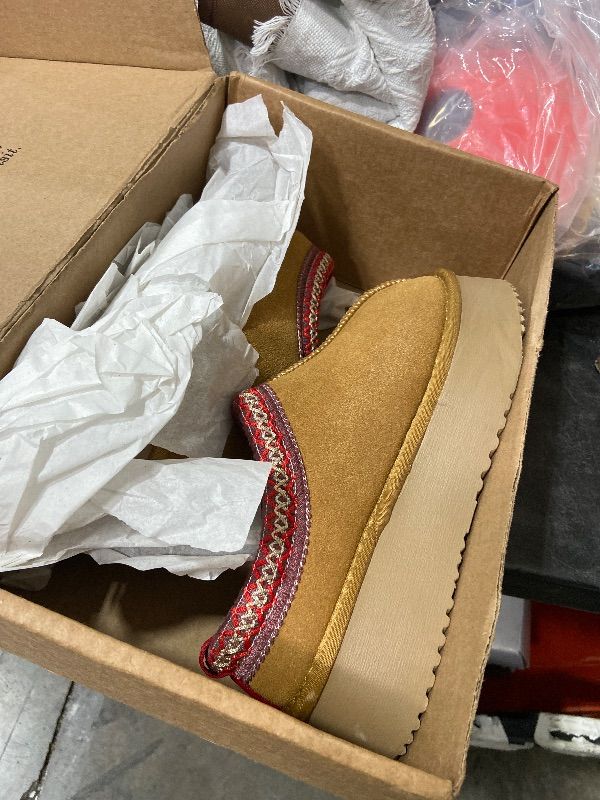 Photo 1 of Koolaburra by UGG Women's Burree Platform Slipper, Chestnut, Size 5