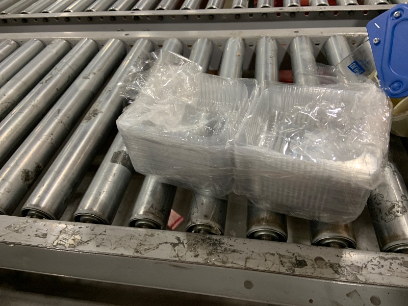 Photo 1 of 100 Count Clear Plastic Hinged Take Out Containers Clamshell Takeout Tray Food Clamshell Containers Outside Diameter for Dessert, Snacksetc, Cakes Slice, Cookies, Salads