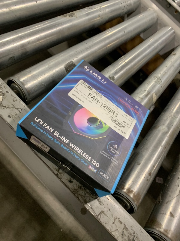 Photo 1 of Lian Li UNI Fan SL-Infinity Wireless - 120 - Single Pack (Reverse Blade) - 2.4 GHz Wireless Signal ARGB Fan Control - Double Infinity Mirror - Controller NOT Included & Required - Black (12RSLIN1W1B)