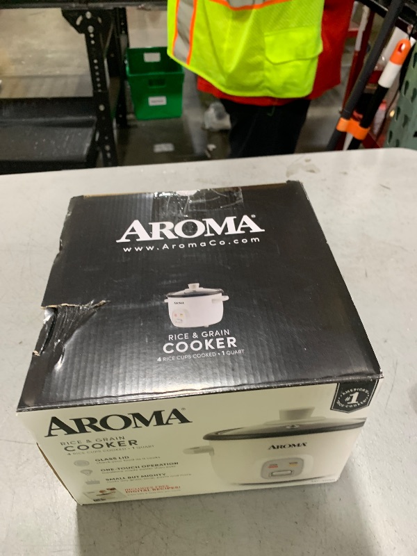 Photo 1 of Aroma Housewares 4-Cups (Cooked) / 1Qt. Rice & Grain Cooker (ARC-302NG), White