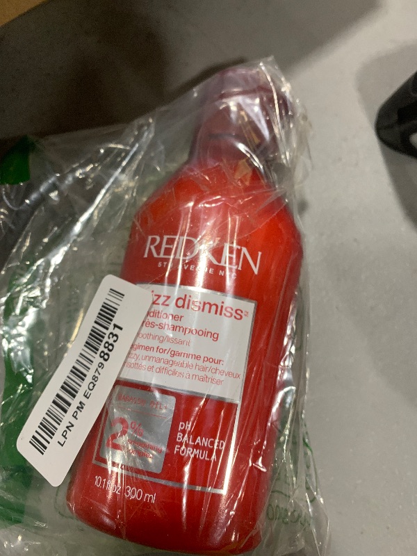 Photo 1 of Redken Frizz Dismiss Shampoo | Sulfate Free Shampoo For Frizzy Hair | Gently Cleanses, Smooths, and Adds Shine | Weightless Long-Lasting Frizz Control | Humidity Protection | Anti Frizz
