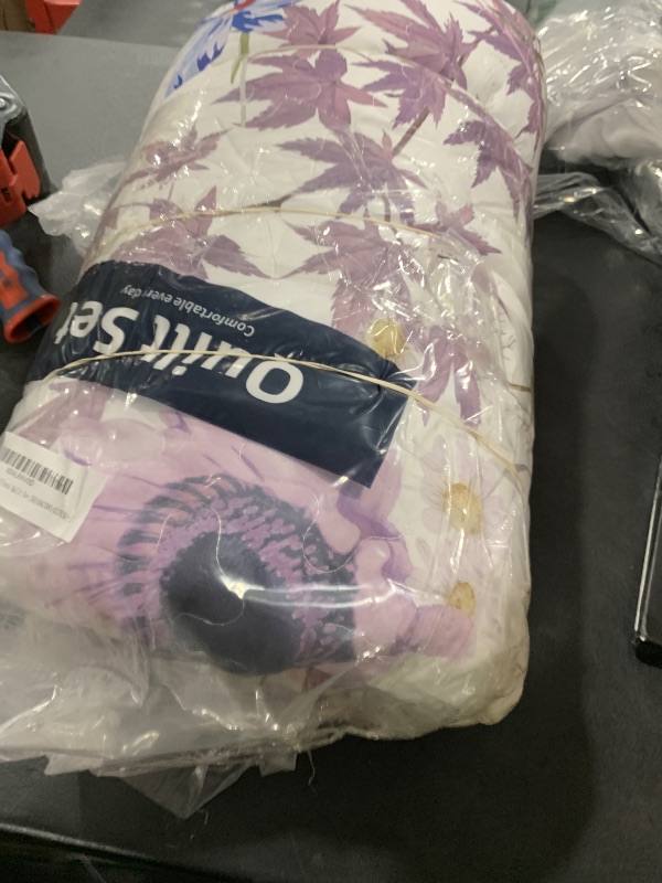 Photo 1 of Yiran Purple Floral Quilt Set King Size, Lavender Summer Sunflower Botanical Bedspread Bedding Set, 3 Pieces Soft Lightweight Microfiber Coverlet with 2 Pillow Shams for All Season 106x90 Inch