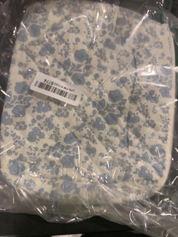 Photo 1 of Sminra Large Travel Makeup Bag - Quilted Cotton Cosmetic Organizer with Zipper, Cute Coquette Floral Aesthetic Toiletry Pouch Gift for Women (Blue Floral)