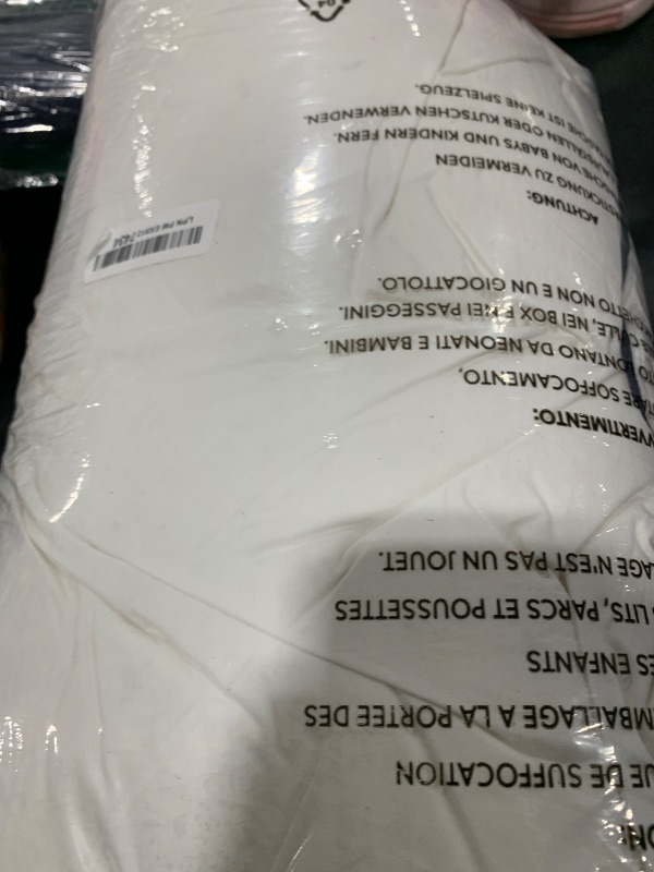 Photo 1 of Richtry Goose Feather Down Fiber Comforter Full Size, Fluffy Cotton Quilted White Duvet Insert, Ultra-Soft, Breathable, Luxury Bedding Comforter All Season Medium Warmth with Corner Tabs, 82x 86Inch