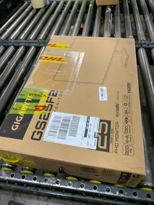 Photo 1 of GIGABYTE - GS25F2-24.5" SuperSpeed IPS Gaming Monitor - FHD 1920x1080-200Hz - 1ms GTG - AMD FreeSync Premium - HDMI, DP - Tilt Adjustable - Black
parts only 