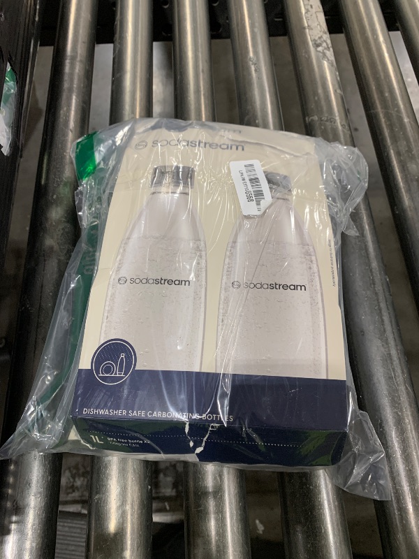 Photo 1 of 2 Pack Original Sodastream Source BLACK Carbonating Water Bottles 1 Liter BPA-Free / Fits only - Play, Splash, Source, Power, Spirit and Fizzi soda makers