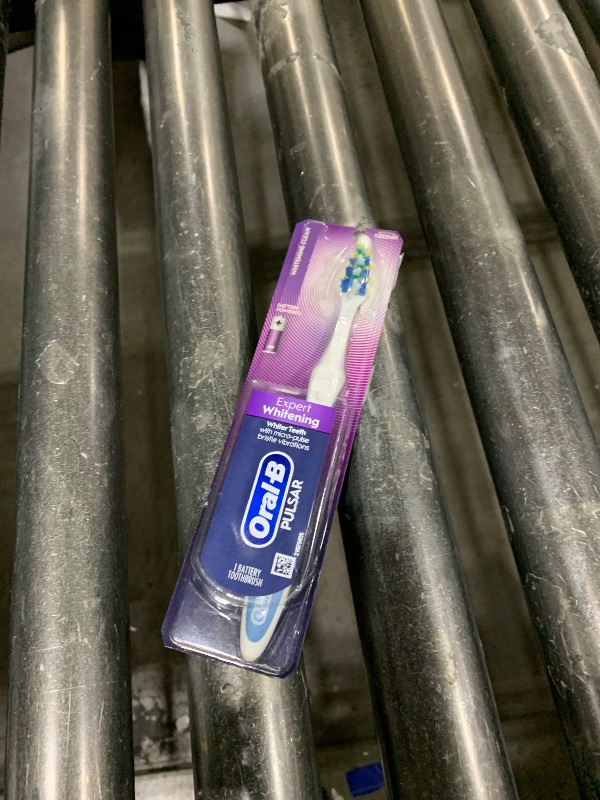 Photo 1 of Oral-B Pulsar Whitening Battery Toothbrush, Medium, 1 Count