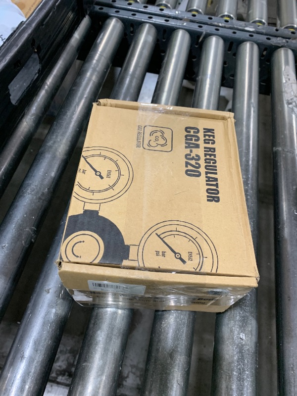 Photo 1 of HGKEKE High Pressure CO2 Regulator Dual Gauge Keg Regulator 0-120PSI Output Pressure Regulator for Kegerator - CGA 320 Beer Regulator, 7/16-20 UNF Thread Fittings, Keg Regulator for Beer, Soda