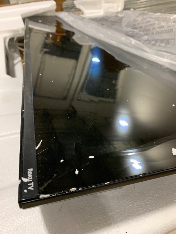 Photo 1 of onn. 50" Class 4K UHD LED Roku Smart TV HDR
 