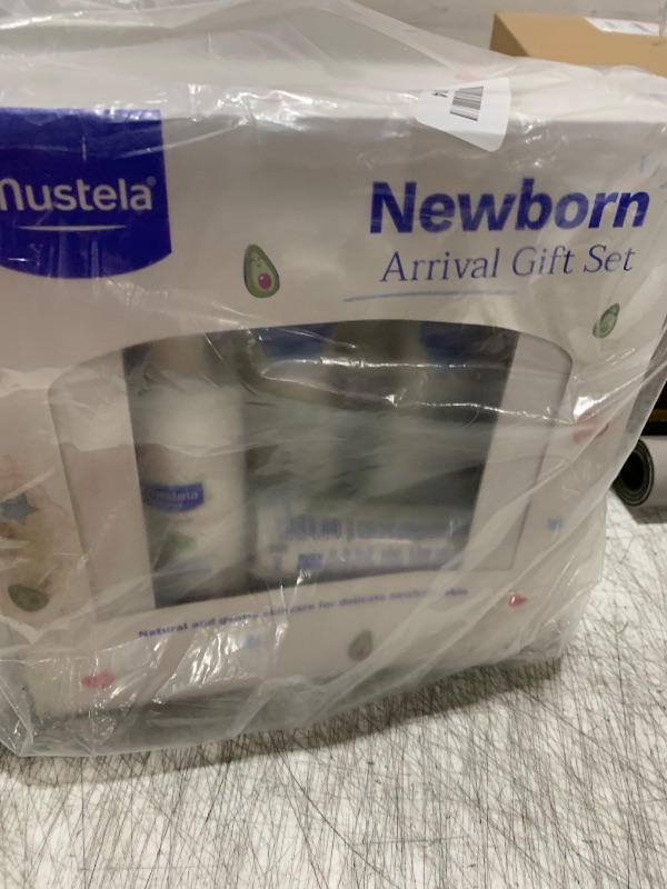 Photo 1 of Mustela Newborn Arrival Gift Set - Baby Skincare & Bath Time Essentials - Natural & Plant Based - 5 Items Set