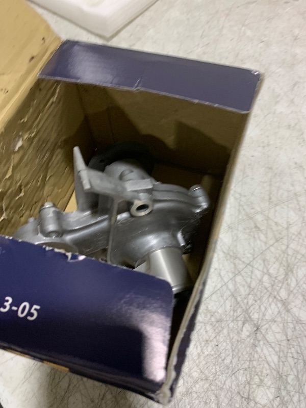 Photo 1 of AISIN WPT-033 New Engine Water Pump with Gasket - Compatible with Select Geo Prizm Toyota Celica, Corolla
