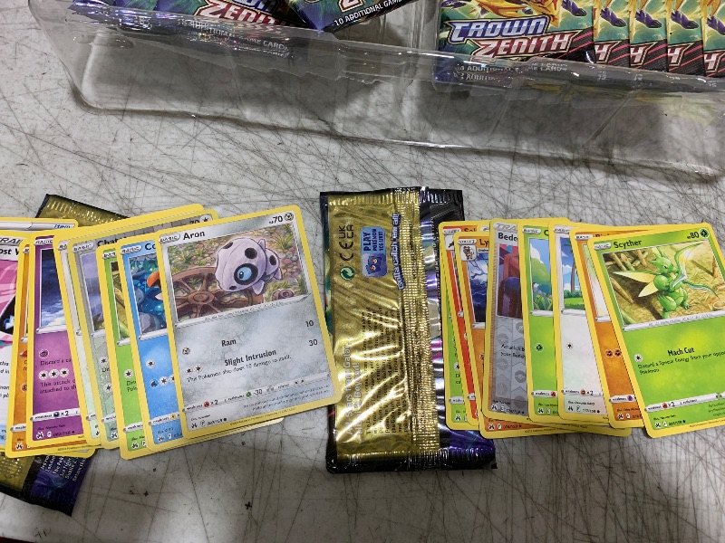 Photo 1 of Pokemon Crown Zenith Shiny Zamazenta Premium Figure Collection