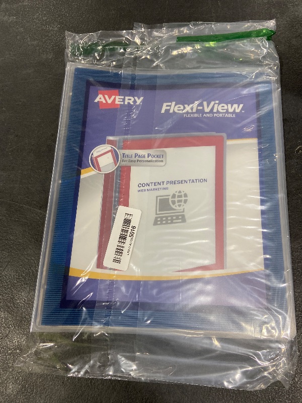 Photo 1 of Avery Flexi-View 3 Ring Binder, 1/2 Inch Round Rings, 1 Navy Blue Binder (15766)