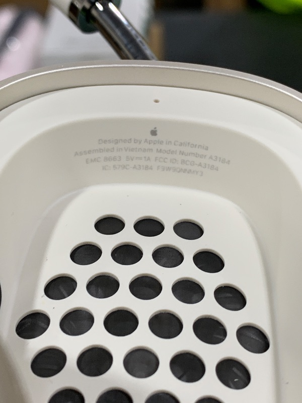 Photo 1 of Apple AirPods Max Wireless Over-Ear Headphones, Pro-Level Active Noise Cancellation, Transparency Mode, Personalized Spatial Audio, USB-C Charging, Bluetooth Headphones for iPhone - Starlight