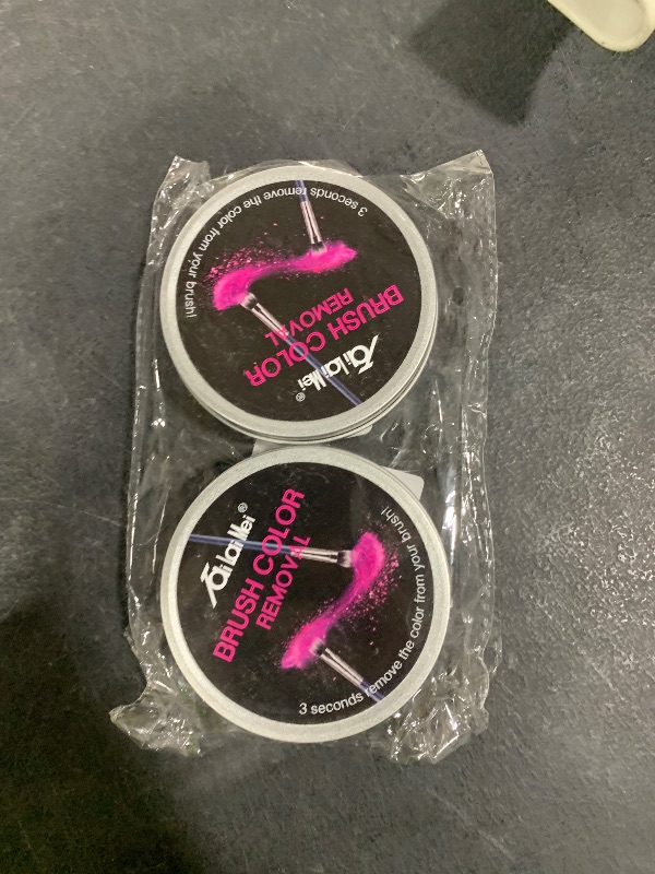 Photo 1 of TailaiMei 2 Pack Color Removal Cleaner Sponge, Quickly & Easily Clean Makeup Brushes Powder Without Water or Chemical Solutions Eliminating Drying Time - Switch Eyeshadow Colored Immediately