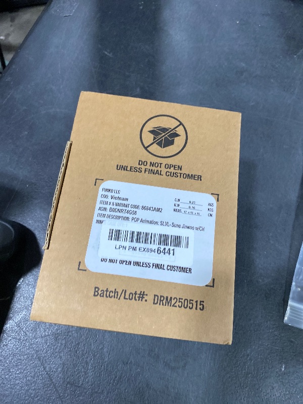 Photo 1 of Funko Pop! Animation: Solo Leveling - Sung Jinwoo - 1/6 Odds for Rare Chase Variant - Styles May Vary - Collectable Vinyl Figure - Gift Idea - Official Merchandise - Toys for Kids & Adults