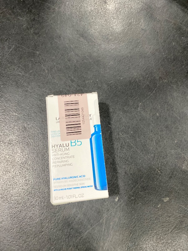 Photo 1 of La Roche-Posay Hyalu B5 Pure Hyaluronic Acid Serum for Face, Vitamin B5 + Hyaluronic Acid + Madecassoside, Hydrating Serum Visibly Plumps Skin, Sensitive Skin Safe, Anti Aging, Oil-Free