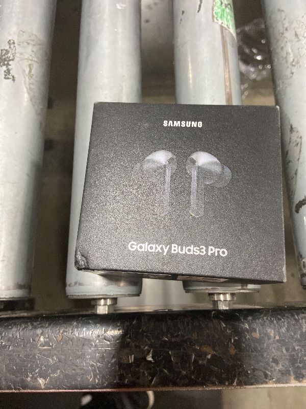 Photo 1 of Samsung Galaxy Buds 3 Pro AI True Wireless Bluetooth Earbuds, Noise Cancelling, Sound Optimization, Redesigned Comfort Fit, Silver [US Version, Amazon Exclusive, 2Yr Warranty]