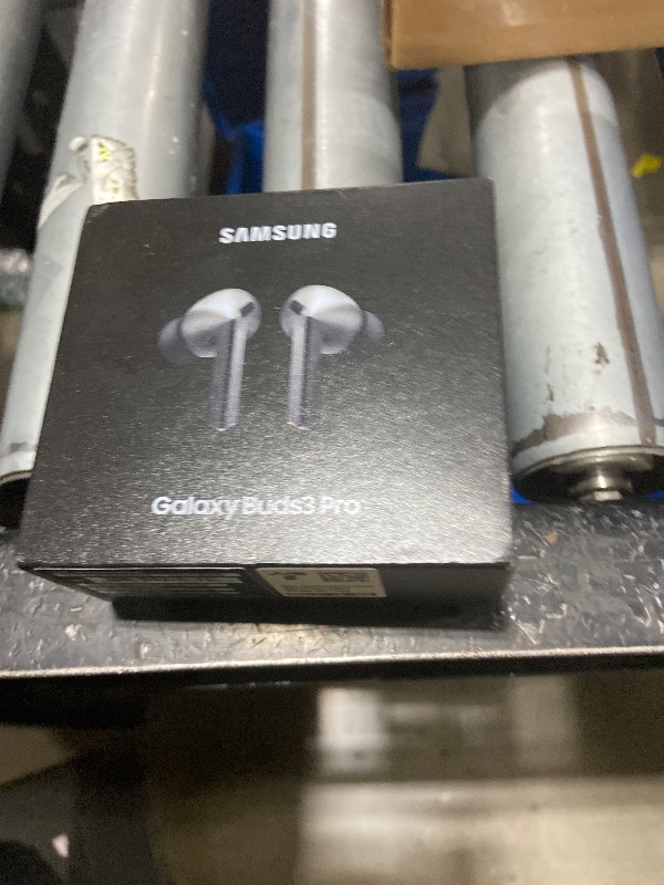 Photo 1 of (DOESNT PAIR) ------------------------------------------------Samsung Galaxy Buds 3 Pro AI True Wireless Bluetooth Earbuds, Noise Cancelling, Sound Optimization, Redesigned Comfort Fit, Silver [US Version, Amazon Exclusive, 2Yr Warranty]