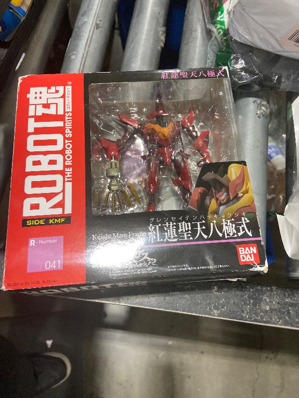 Photo 1 of TAMASHII NATIONS Bandai 47 Shen Hu Code Geass Robot Spirits