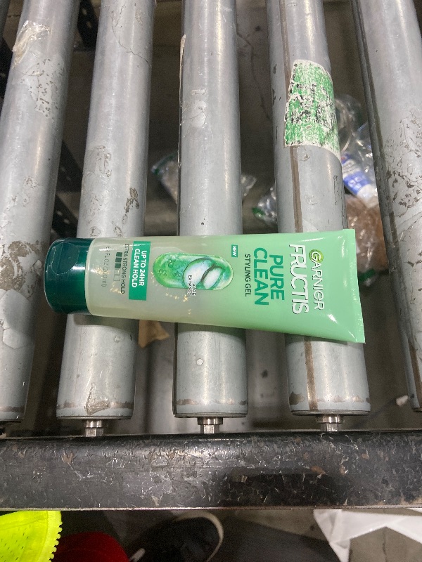 Photo 1 of Garnier Fructis Style Pure Clean Styling Gel 6.8 Fl Oz, 1 Count, (Packaging May Vary)