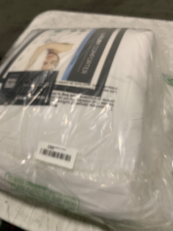 Photo 1 of TEXARTIST Premium 2100 Series Twin Comforter All Season Breathable White Comforter Soft 4D Spiral Fiber Quilted Down Alternative Duvet with Corner Tabs Luxury Hotel Style (64"x88")