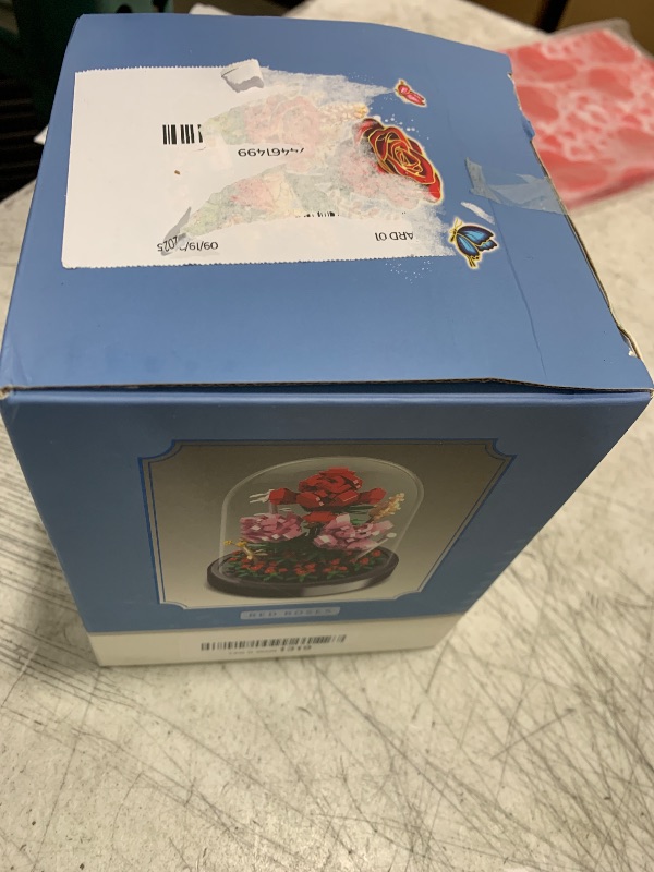 Photo 1 of Flower Bouquet Building Kit, 524 Pcs Mini Bricks Building Blocks Sets, Forever Rose Decorated Flower with Dust Cover, Valentine's Day Gifts for Her Mom Women (Rose Flower)