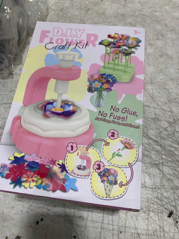 Photo 1 of Logth DIY Flower Craft Kit with Flower Maker – Build Your Own Bouquet Toy, Educational Arts & Crafts Activity for Girls Ages 4-8, Preschool Learning, Birthday Gift
