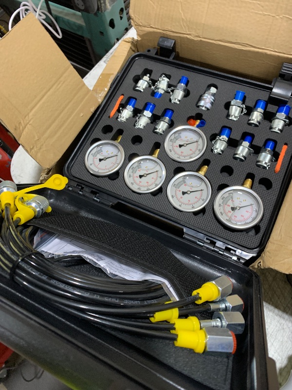 Photo 1 of Hydraulic Pressure Test Kit with 5 Gauges 13 Test Couplings 14 Tee Connectors 5 Test Hoses for Excavator Construction Machinery 10/100/250/400/600bar 150/1500/4000/6000/9000PSI