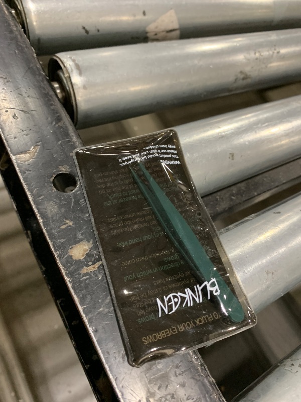 Photo 1 of blinkeen tweezer 